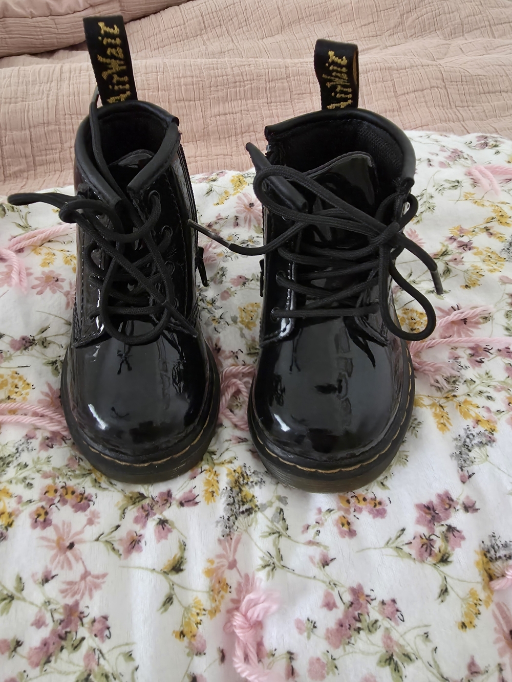 Dr. Martens Kids Black Patent Lace-Up Boots with Yellow Heel Loop